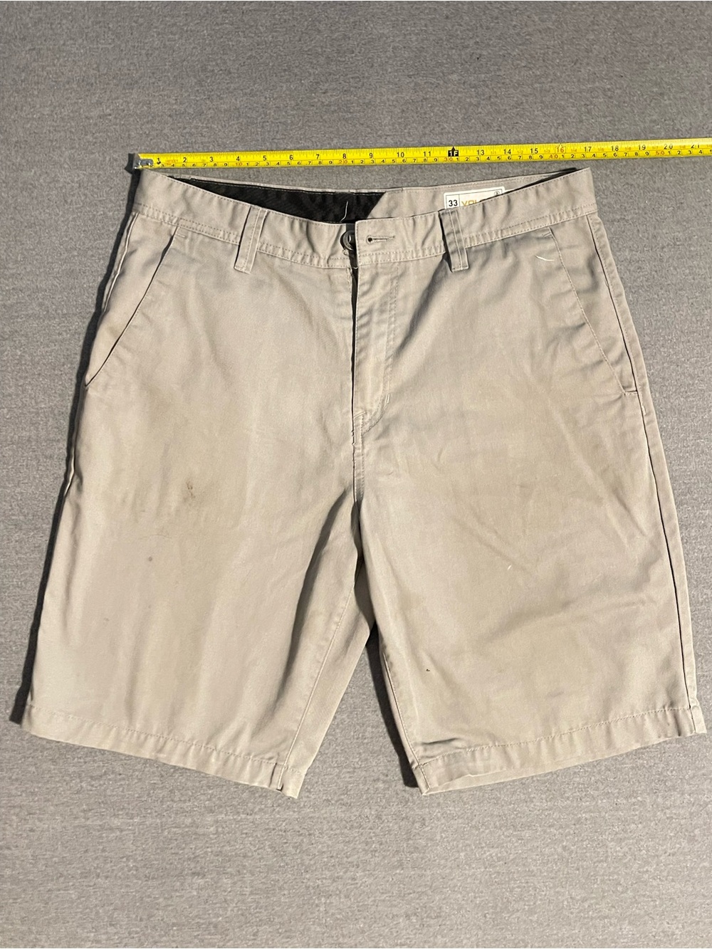 Volcom Men's Light Khaki Flat Front‎ Shorts